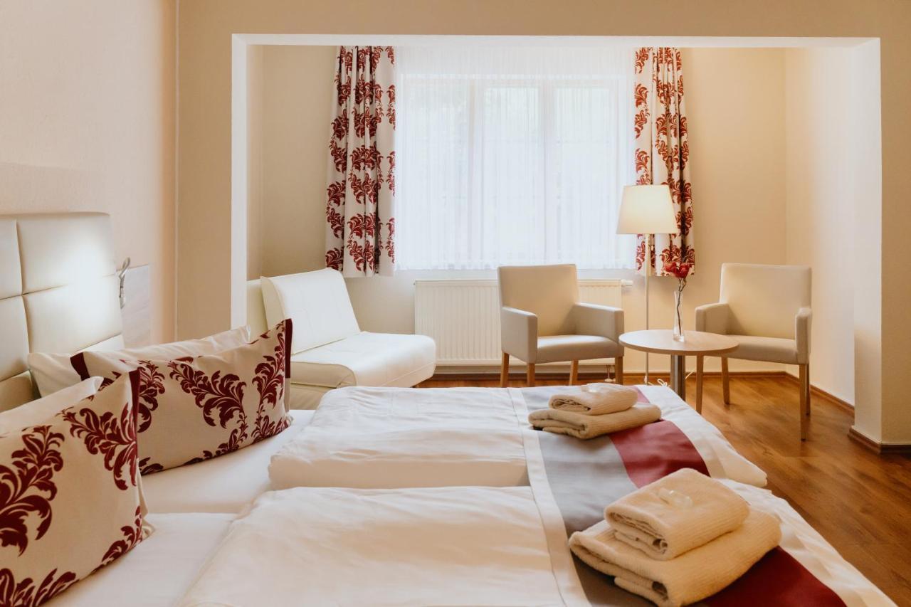 Hotel An Den Bleichen ชตราลซุนด์ ภายนอก รูปภาพ