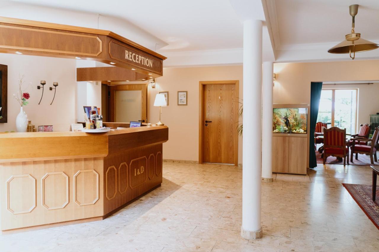 Hotel An Den Bleichen ชตราลซุนด์ ภายนอก รูปภาพ