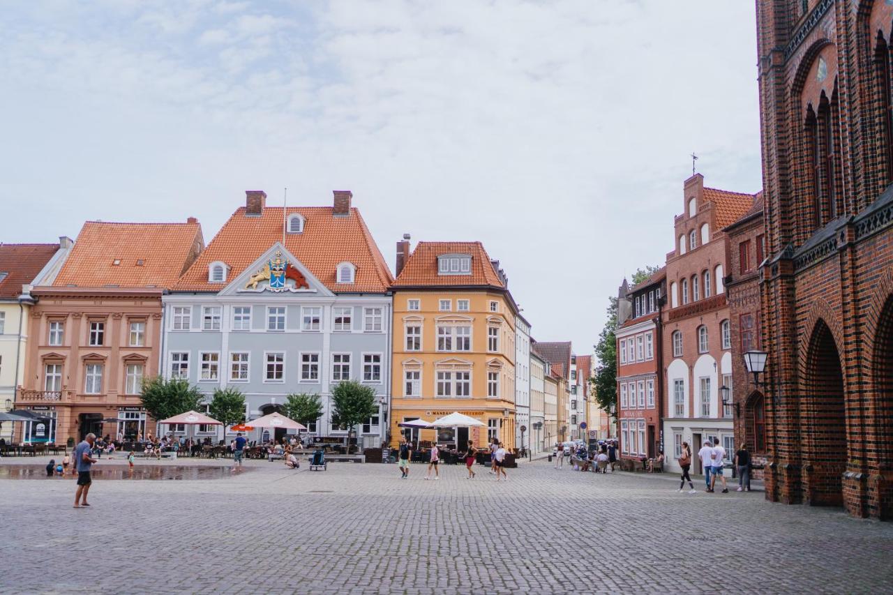 Hotel An Den Bleichen ชตราลซุนด์ ภายนอก รูปภาพ