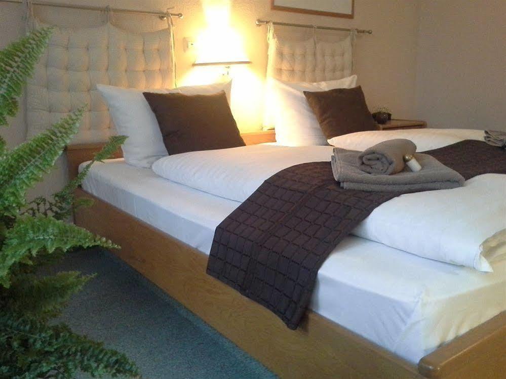 Hotel An Den Bleichen ชตราลซุนด์ ภายนอก รูปภาพ