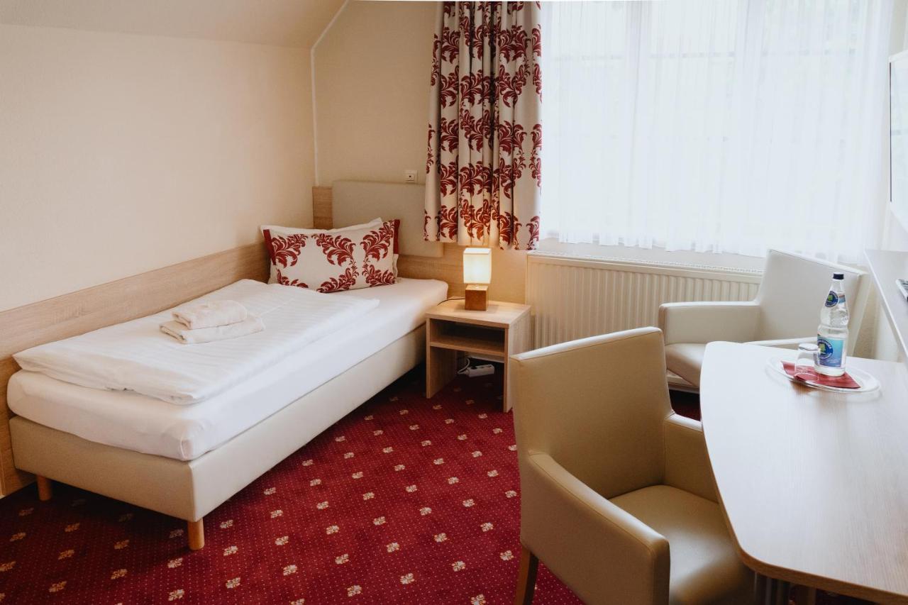 Hotel An Den Bleichen ชตราลซุนด์ ภายนอก รูปภาพ