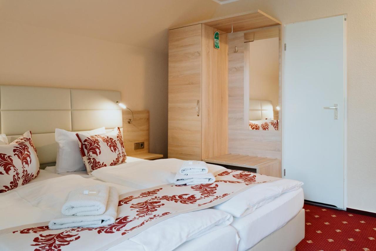 Hotel An Den Bleichen ชตราลซุนด์ ภายนอก รูปภาพ