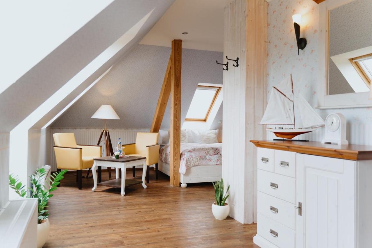 Hotel An Den Bleichen ชตราลซุนด์ ภายนอก รูปภาพ